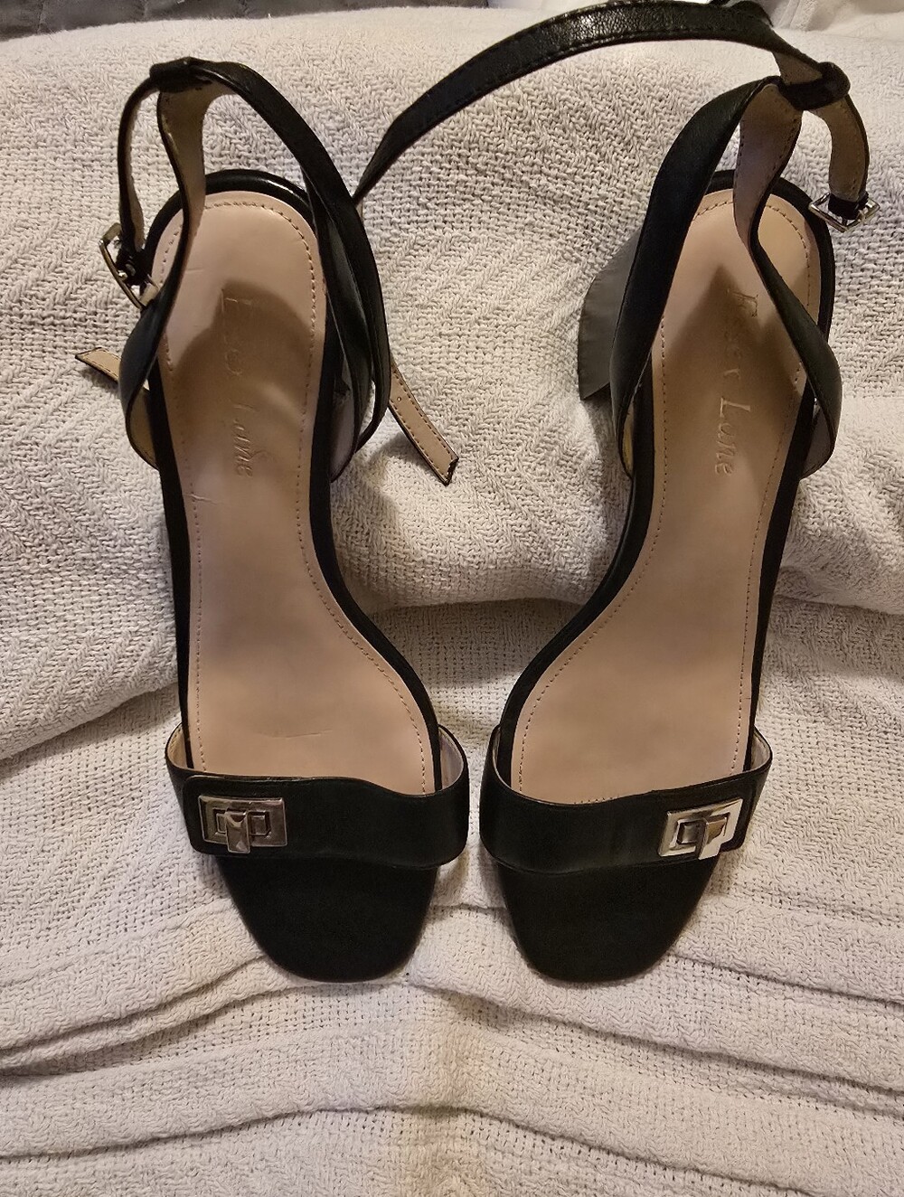 NWOT Essex Lane Saviana Black Ankle Strap Block Heel Sandals